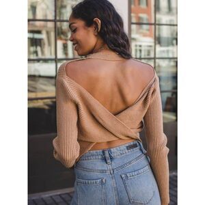 ASTR the Label Prescott Ribbed Knit Backless Sweater Medium‎ Open Back